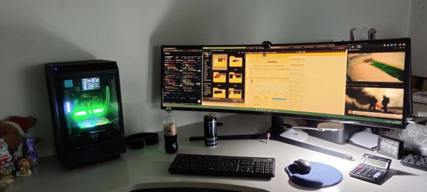 Samsung 49" (124cm) 32:9-es monitor elad