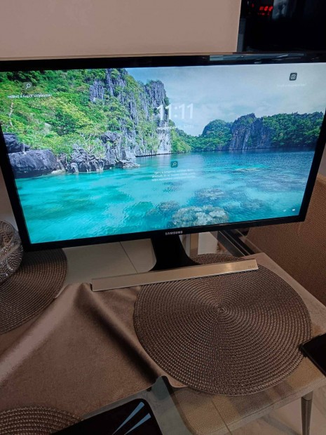 Samsung 4K 28 colos 60Hz. monitor