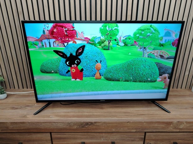 Samsung 4K SMART WIFI 104CM LED TV. 