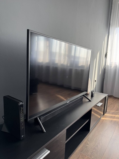 Samsung 4K UHD 49' LED Smart TV