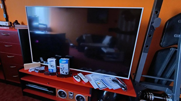 Samsung 55" Aktív 3D SMART LED TV 4 x 3D Szemüveg 2 x Távirányító