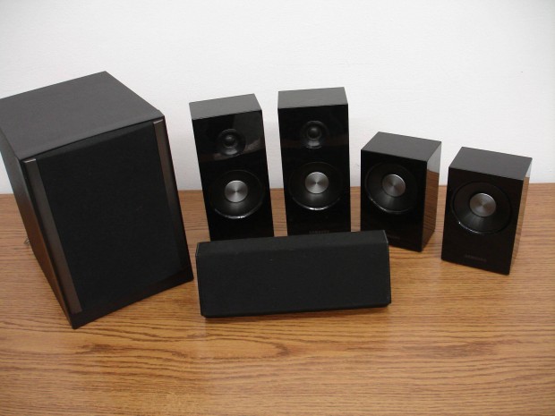 Samsung 6db-os hangfal szett , center , woofer , sorrund hangszrk fa