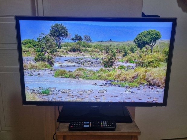 Samsung 81 cm-es LED televzi gynyr kpminsggel