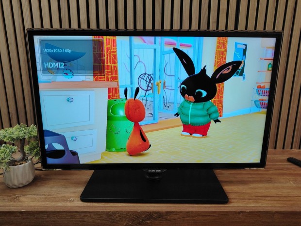 Samsung 82CM LED TV. SMART WIFI. Xiaomi