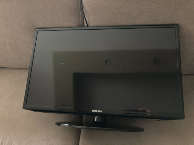 Samsung 82 cm LCD tv Full HD hibtlan