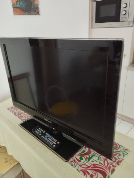 Samsung 82 cm-es HD Dolby Digital Plusz tv j llapot