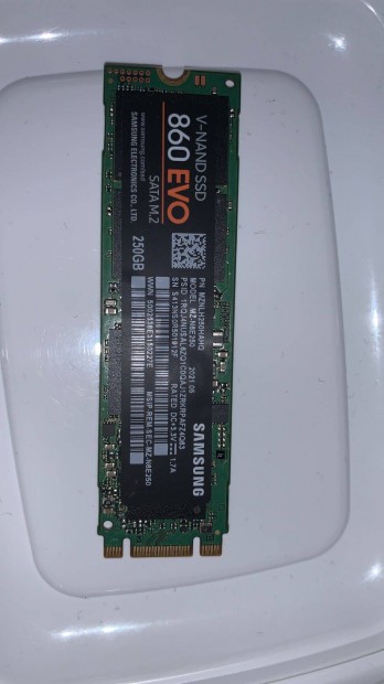 Samsung 860 Evo 250GB M.2 SATA3 elad hibtlan pr napot volt hasznlv