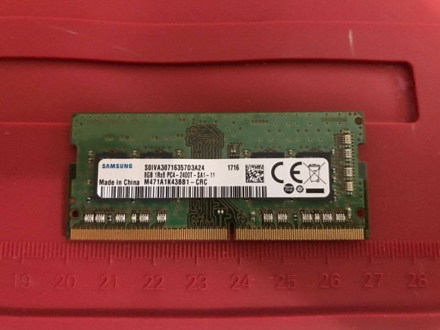 Samsung 8 GB - DDR4 - 2400 MHz - Sodimm - CL17 RAM - jszer