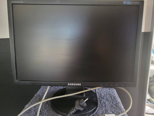 Samsung 943NW monitor 