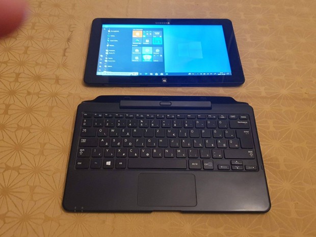 Samsung Ativ Tab 7 hibrid tablet notebook