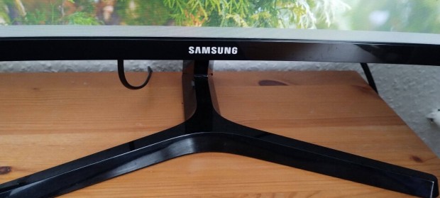 Samsung C24F396FH fullhd monitor elad