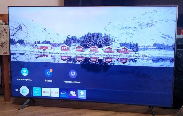 Samsung Chrystal UHD 4K tv