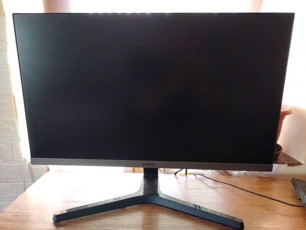 Samsung Essential Monitor 