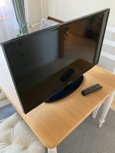 Samsung Full HD Led tv 82cm
