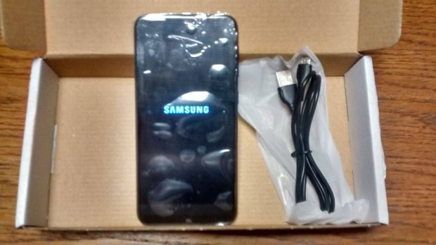 Samsung Galaxy A10 2 GB / 32 GB Dual