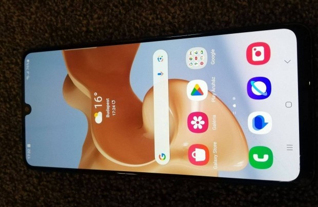 Samsung Galaxy A32 keresztbe repedt kijelz�vel elad�!