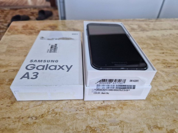 Samsung Galaxy A3 (2017) Krtyafggetlen 16 GB, Fekete /Szmla