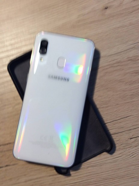 Samsung Galaxy A40 4/64 Gb dualsim fggetlen