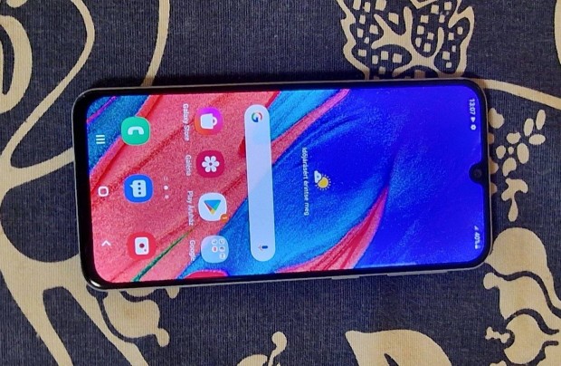 Samsung Galaxy A40 Fehr DUAL sim.4/64GB mobiltelefon hajszlr