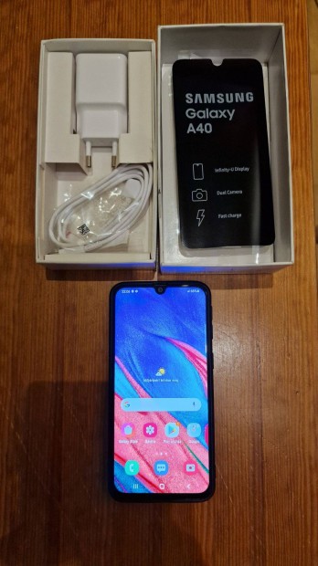 Samsung Galaxy A40 fggetlen karcmentes, tltvel tokkal, dobozban