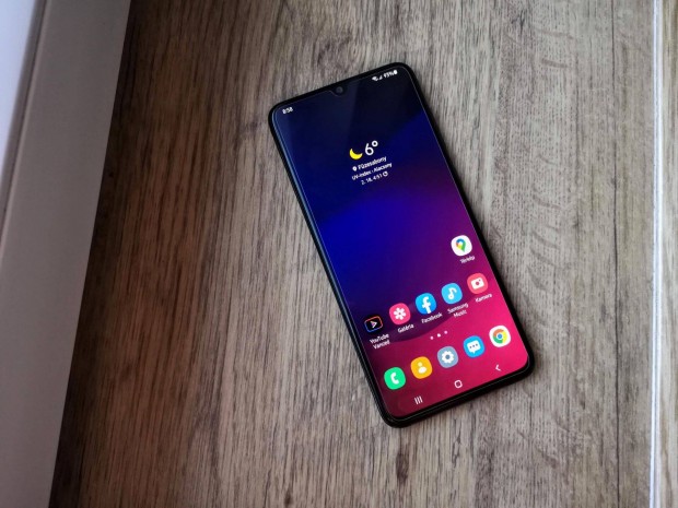 Samsung Galaxy A70 , 6/128GB , Krtyafggetlen, 6.7 Coll Szuper Amoled