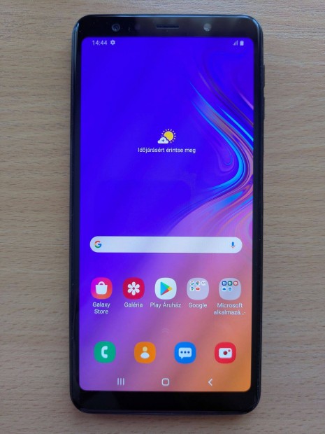 Samsung Galaxy A7 okostelefon
