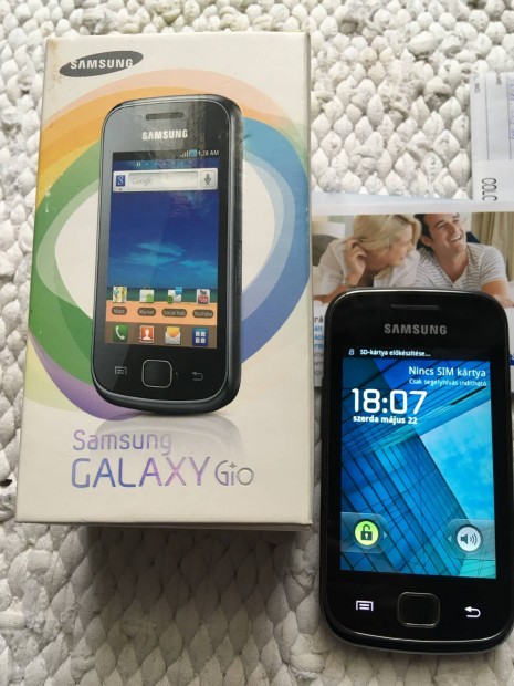 Samsung Galaxy Gio GT-S5660 mobiltelefon gyjti darab