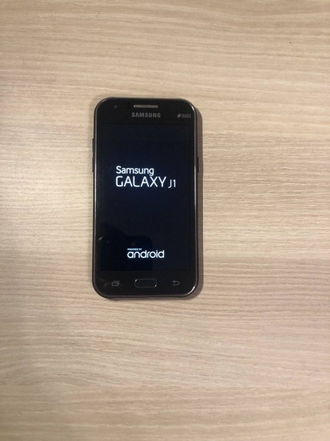 Samsung Galaxy J1 mobiltelefon elad