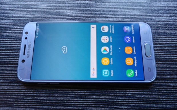 Samsung Galaxy J7 Dual SIM
