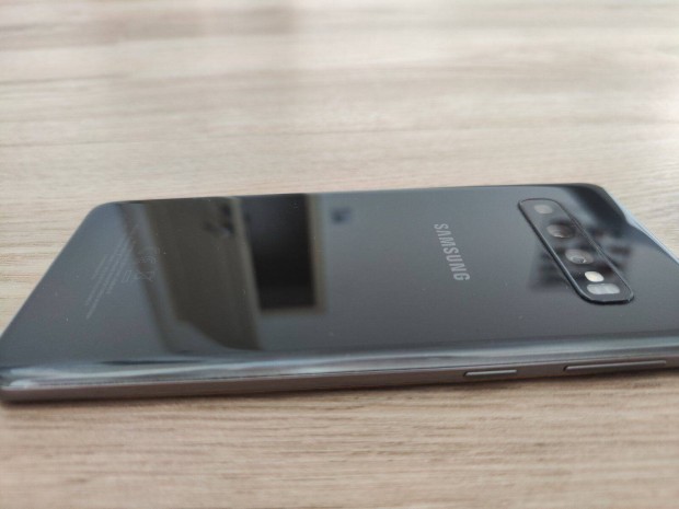Samsung Galaxy S10 elad!