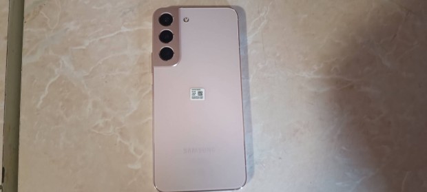 Samsung Galaxy S22 elad