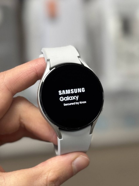 Samsung Galaxy Watch4 44mm 1 hnap garancia