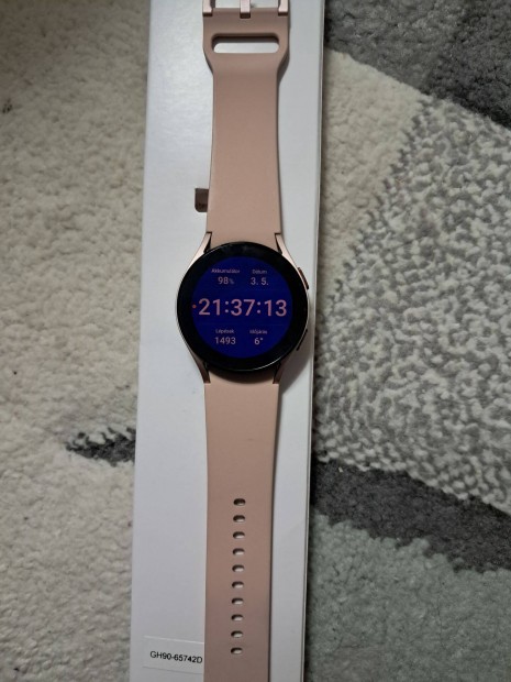 Samsung Galaxy Watch 4 40mm pink-gold