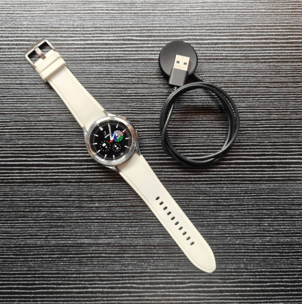 Samsung Galaxy Watch 4 Classic (42 mm)