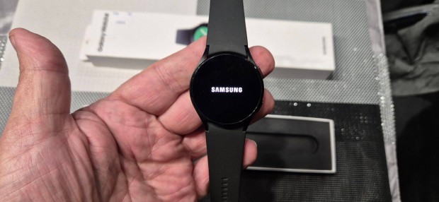 Samsung Galaxy Watch 4 LTE 40mm R865 szinte j Okosra Garis