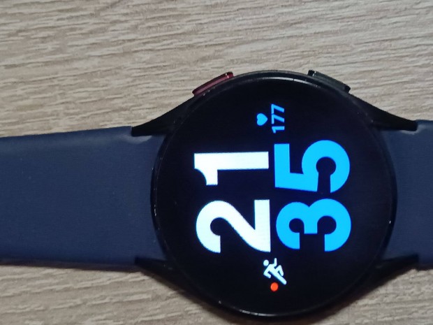 Samsung Galaxy Watch 4 (40mm-es) posta az rban