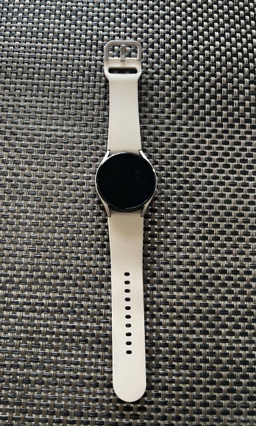 Samsung Galaxy Watch 4 okosra