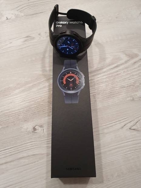 Samsung Galaxy Watch 5 Pro elad