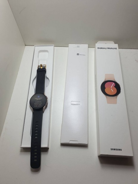 Samsung Galaxy Watch 5 okosóra 40mm eladó