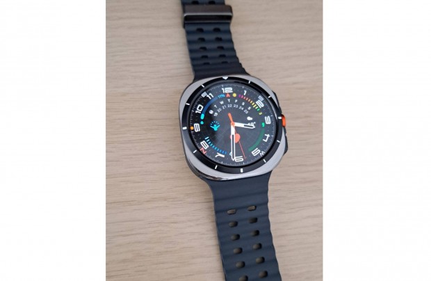 Samsung Galaxy Watch Ultra Titanium Grey - 2 év garancia