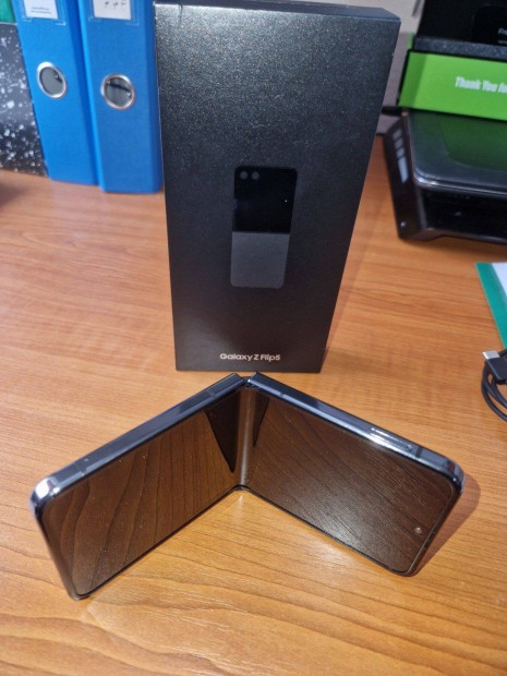 Samsung Galaxy Z Flip5 8/512 Gb
