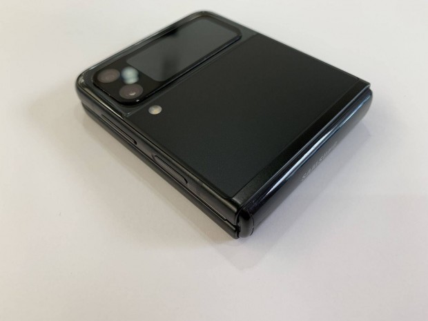 Samsung Galaxy Z Flip 3 8/128GB Krtyafggetlen, Fekete, garancival