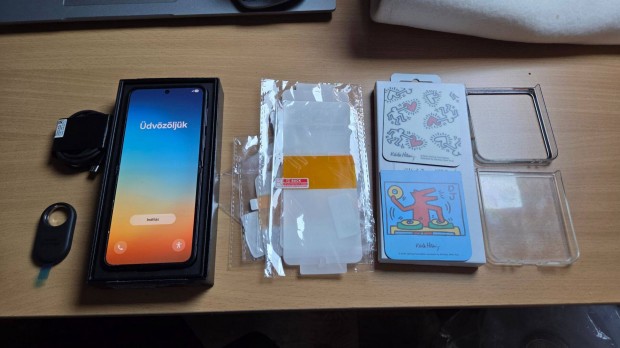 Samsung Galaxy Z Flip 6 - 256 GB, fekete, ajndkokkal, garancia 2027