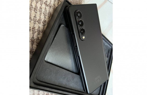 Samsung Galaxy Z Fold 3 256GB Black - Csere is lehet