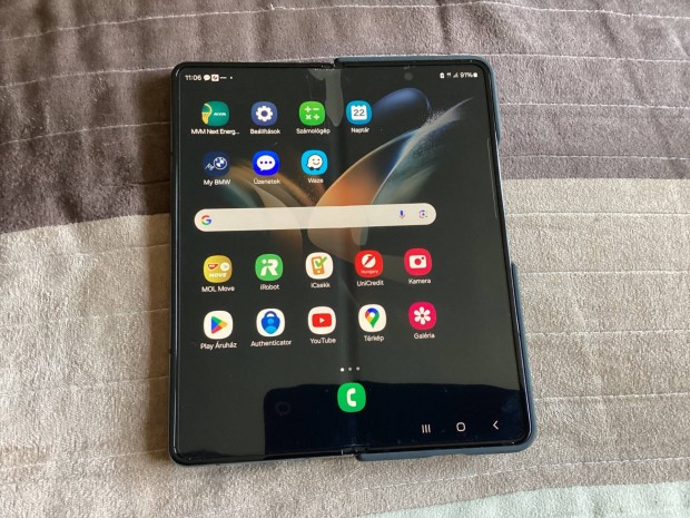 Samsung Galaxy Z Fold 4 kivl llapotban elad