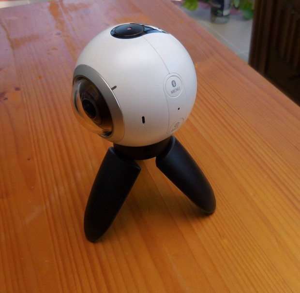 Samsung Gear 360 Real 360-os nagy felbonts VR-Videokamera