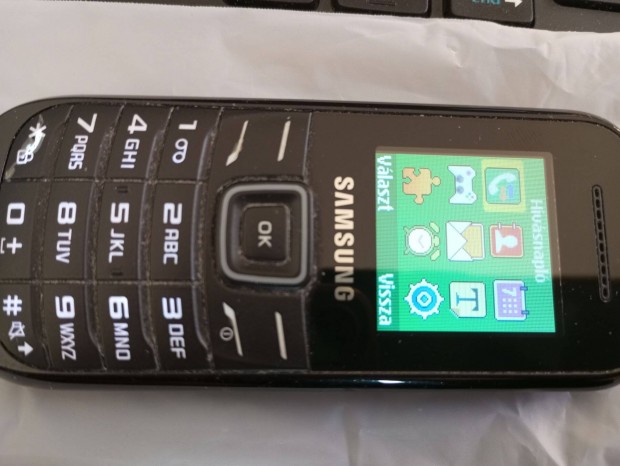 Samsung Keystone 2 GT-E1200R hagyomnyos mobil