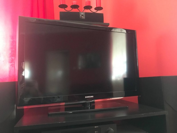 Samsung LCD TV 42"