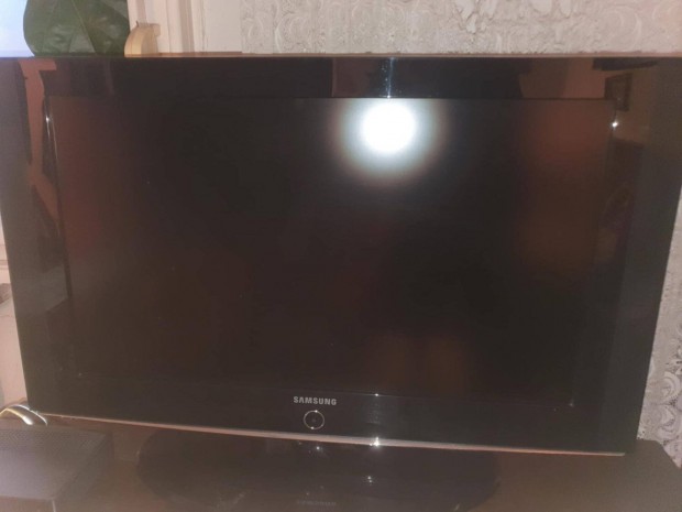 Samsung LCD TV - 82 cm kptl - Bp.12.ker