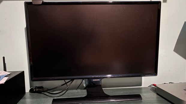 Samsung LT24E390EW